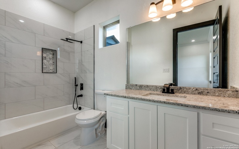 202 Venado Oaks, Castroville, TX 78009, 5 Bedrooms Bedrooms, ,5 BathroomsBathrooms,Residential,For Sale,202 Venado Oaks,0,1935205