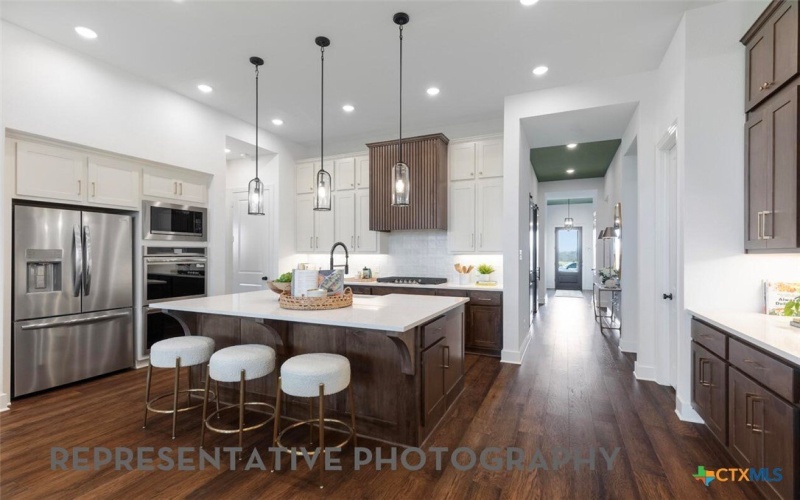 7011 Hallie Hunt, Schertz, TX 78154, 4 Bedrooms Bedrooms, ,5 BathroomsBathrooms,Residential,For Sale,7011 Hallie Hunt,0,608332