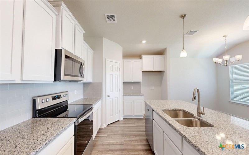 2037 Buckner Street, Nolanville, TX 76559, 4 Habitaciones Habitaciones , ,2 BañosBaños,Residential,En Venta,2037 Buckner Street,0,608387