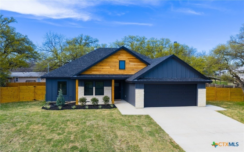 1105 W 1st Street, Lampasas, TX 76550, 2 Bedrooms Bedrooms, ,2 BathroomsBathrooms,Residential,For Sale,1105 W 1st Street,0,608424