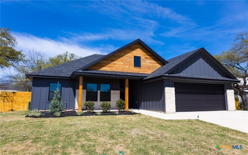 1105 W 1st Street, Lampasas, TX 76550, 2 Bedrooms Bedrooms, ,2 BathroomsBathrooms,Residential,For Sale,1105 W 1st Street,0,608424