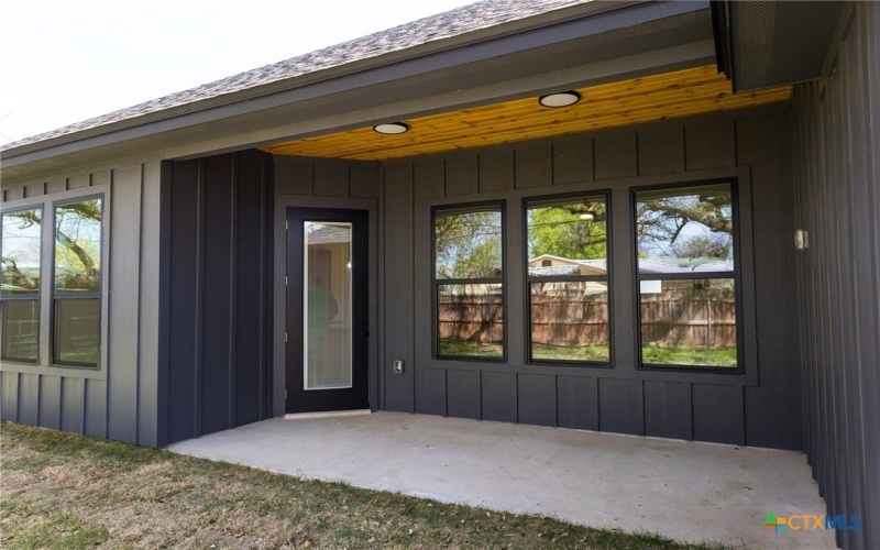 1105 W 1st Street, Lampasas, TX 76550, 2 Bedrooms Bedrooms, ,2 BathroomsBathrooms,Residential,For Sale,1105 W 1st Street,0,608424