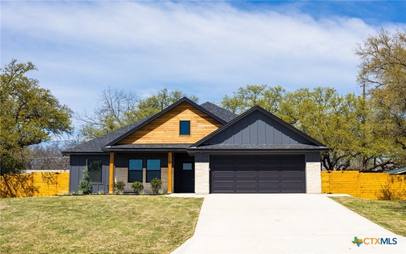 1105 W 1st Street, Lampasas, TX 76550, 2 Bedrooms Bedrooms, ,2 BathroomsBathrooms,Residential,For Sale,1105 W 1st Street,0,608424