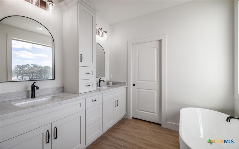 112 Ridgehaven Trail, Victoria, TX 77905, 4 Habitaciones Habitaciones , ,2 BañosBaños,Residential,En Venta,112 Ridgehaven Trail,0,608438