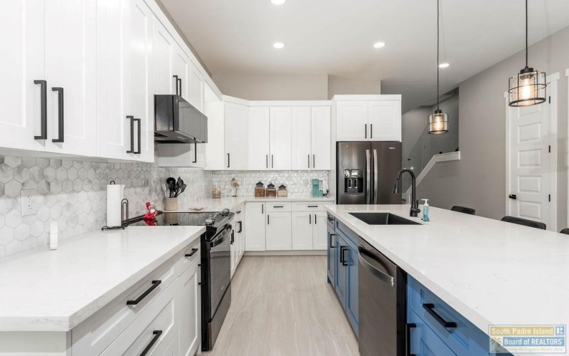 128 Saturn Lane, South Padre Island, TX 78597, 10 Bedrooms Bedrooms, ,10 BathroomsBathrooms,Residential Multi Family,For Sale,128 Saturn Lane,0,106042