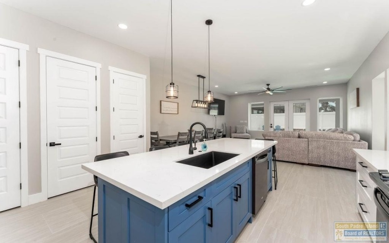 128 Saturn Lane, South Padre Island, TX 78597, 10 Bedrooms Bedrooms, ,10 BathroomsBathrooms,Residential Multi Family,For Sale,128 Saturn Lane,0,106042