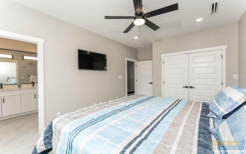 128 Saturn Lane, South Padre Island, TX 78597, 10 Bedrooms Bedrooms, ,10 BathroomsBathrooms,Residential Multi Family,For Sale,128 Saturn Lane,0,106042