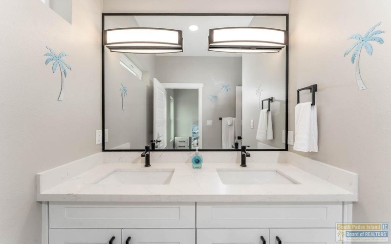 128 Saturn Lane, South Padre Island, TX 78597, 10 Bedrooms Bedrooms, ,10 BathroomsBathrooms,Residential Multi Family,For Sale,128 Saturn Lane,0,106042