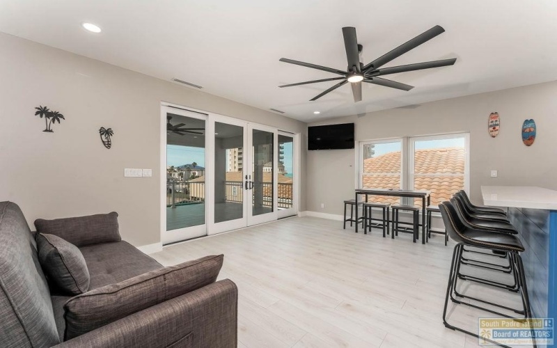 128 Saturn Lane, South Padre Island, TX 78597, 10 Bedrooms Bedrooms, ,10 BathroomsBathrooms,Residential Multi Family,For Sale,128 Saturn Lane,0,106042