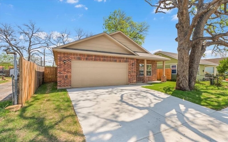 804 N Chandler Drive, Fort Worth, TX 76111, 3 Bedrooms Bedrooms, ,2 BathroomsBathrooms,Residential,For Sale,804 N Chandler Drive,0,21218133