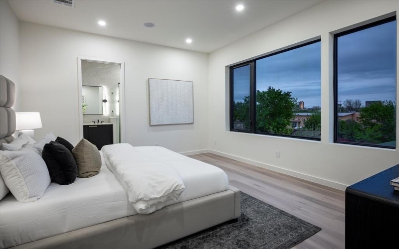 4534 Lake Avenue #103, Dallas, TX 75219, 3 Bedrooms Bedrooms, ,3 BathroomsBathrooms,Residential,For Sale,4534 Lake Avenue,0,21218202