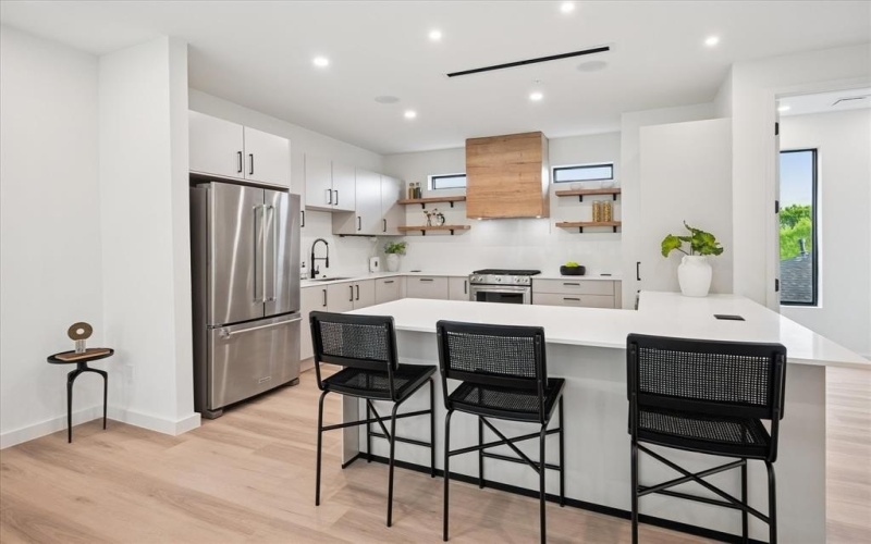 4534 Lake Avenue #103, Dallas, TX 75219, 3 Bedrooms Bedrooms, ,3 BathroomsBathrooms,Residential,For Sale,4534 Lake Avenue,0,21218202