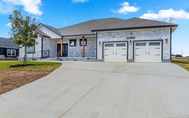 16923 Rancho Escondido, Atascosa, TX 78002, 4 Bedrooms Bedrooms, ,3 BathroomsBathrooms,Residential,For Sale,16923 Rancho Escondido,0,1911076