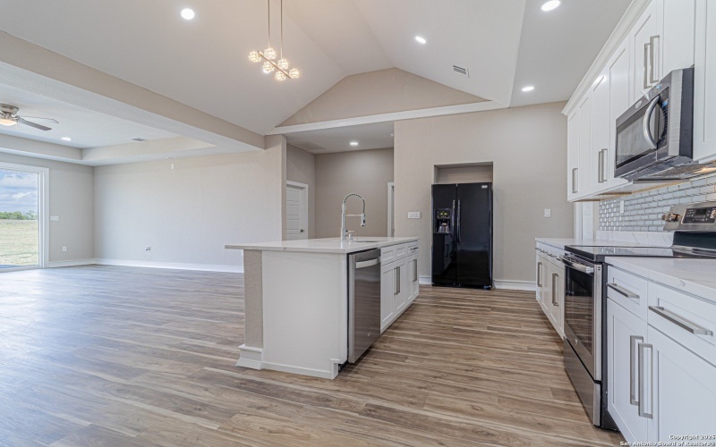 16923 Rancho Escondido, Atascosa, TX 78002, 4 Bedrooms Bedrooms, ,3 BathroomsBathrooms,Residential,For Sale,16923 Rancho Escondido,0,1911076