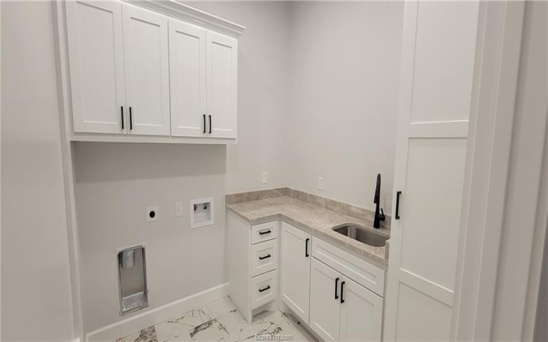 2792 Yorkshire Trail, Franklin, TX 77856, 3 Bedrooms Bedrooms, ,2 BathroomsBathrooms,Residential,For Sale,2792 Yorkshire Trail,0,26003346