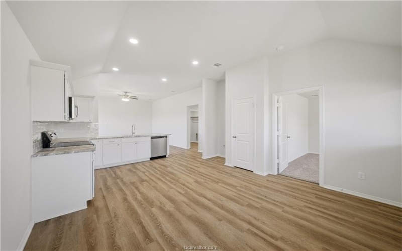 137 Cotton Cove, Snook, TX 77878, 4 Bedrooms Bedrooms, ,2 BathroomsBathrooms,Residential,For Sale,137 Cotton Cove,0,26003348