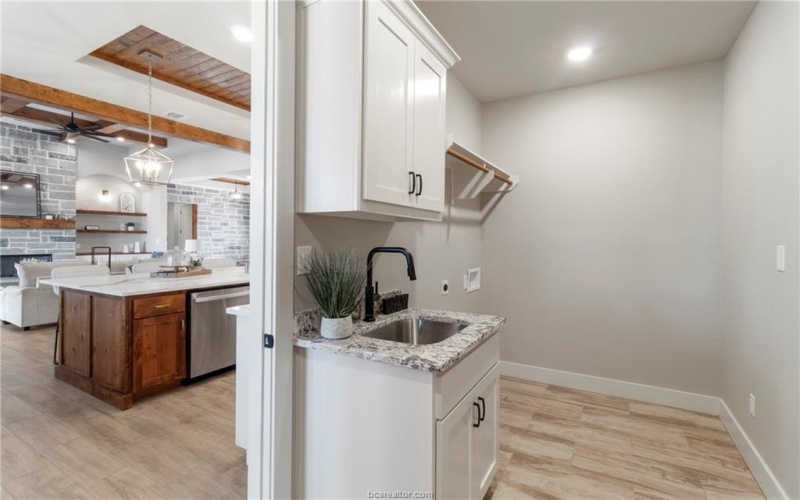 7823 Luke Ct, Bryan, TX 77808, 4 Bedrooms Bedrooms, ,3 BathroomsBathrooms,Residential,For Sale,7823 Luke Ct,0,26003673