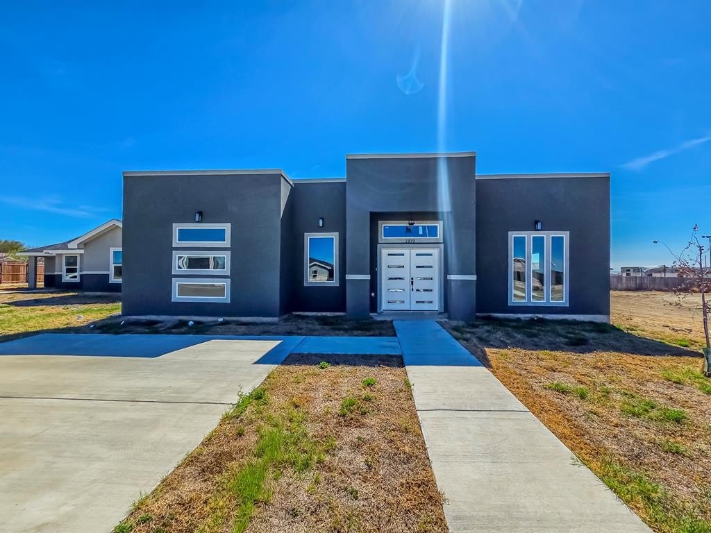 2870 Garden View, Eagle Pass, TX 78852, 3 Bedrooms Bedrooms, ,2 BathroomsBathrooms,Residential,For Sale,2870 Garden View,0,83241