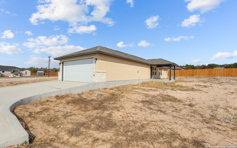 30 Log Cabin Way, Poteet, TX 78065, 3 Bedrooms Bedrooms, ,2 BathroomsBathrooms,Residential,For Sale,30 Log Cabin Way,0,1830205