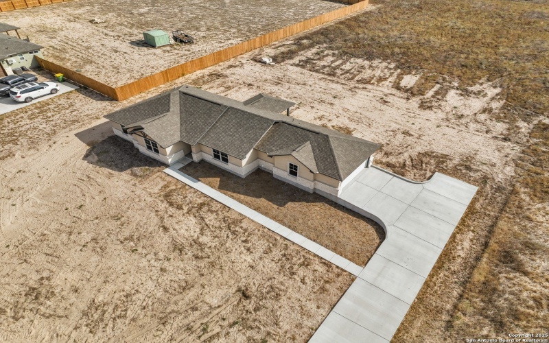 30 Log Cabin Way, Poteet, TX 78065, 3 Bedrooms Bedrooms, ,2 BathroomsBathrooms,Residential,For Sale,30 Log Cabin Way,0,1830205