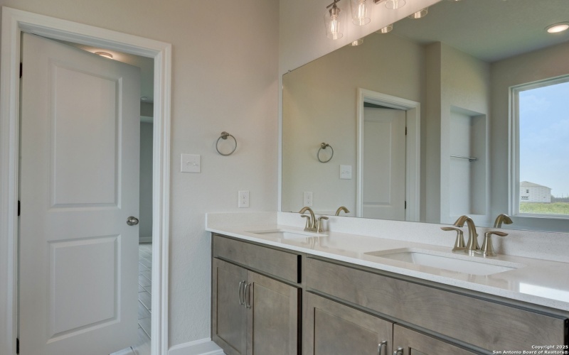 12836 Red Apple Rd., Schertz, TX 78154, 3 Bedrooms Bedrooms, ,2 BathroomsBathrooms,Residential,For Sale,12836 Red Apple Rd.,0,1855375