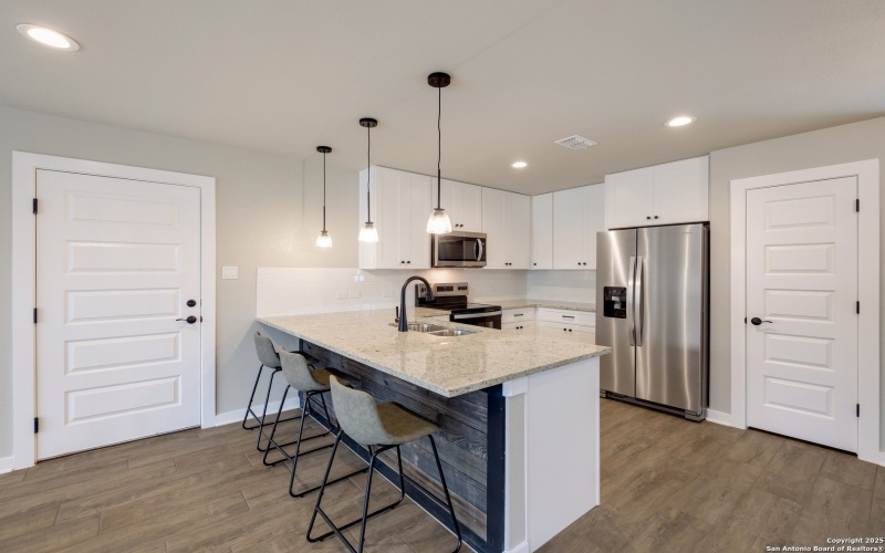 122 Hi View, Lakehills, TX 78063, 3 Bedrooms Bedrooms, ,2 BathroomsBathrooms,Residential,For Sale,122 Hi View,0,1856061