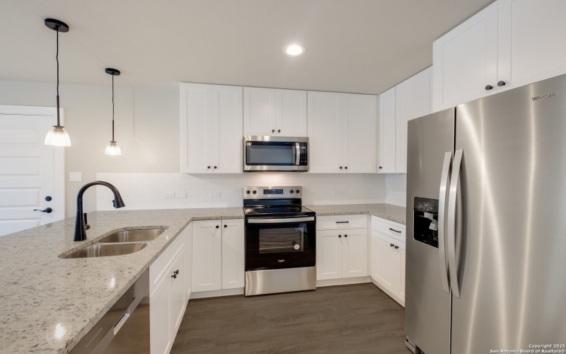 122 Hi View, Lakehills, TX 78063, 3 Bedrooms Bedrooms, ,2 BathroomsBathrooms,Residential,For Sale,122 Hi View,0,1856061