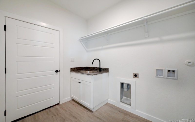 236 Peter Kleid Loop, Blanco, TX 78606, 4 Bedrooms Bedrooms, ,3 BathroomsBathrooms,Residential,For Sale,236 Peter Kleid Loop,0,1861084