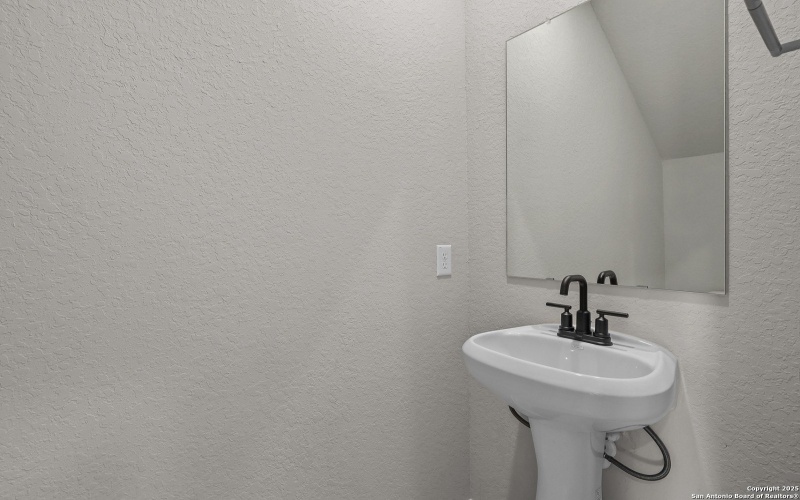 2523 Dry Moss Way, San Antonio, TX 78224, 5 Bedrooms Bedrooms, ,2 BathroomsBathrooms,Residential,For Sale,2523 Dry Moss Way,0,1862021