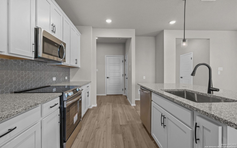 2523 Dry Moss Way, San Antonio, TX 78224, 5 Bedrooms Bedrooms, ,2 BathroomsBathrooms,Residential,For Sale,2523 Dry Moss Way,0,1862021