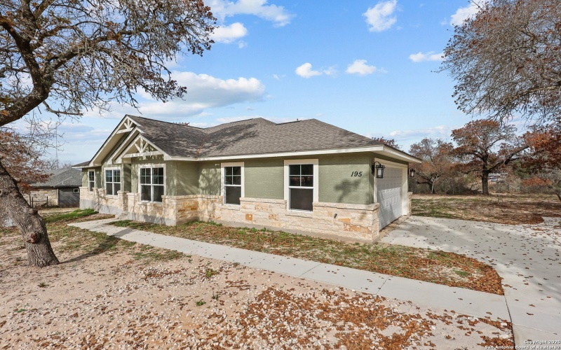 195 Log Cabin, Poteet, TX 78065, 4 Bedrooms Bedrooms, ,2 BathroomsBathrooms,Residential,For Sale,195 Log Cabin,0,1867068