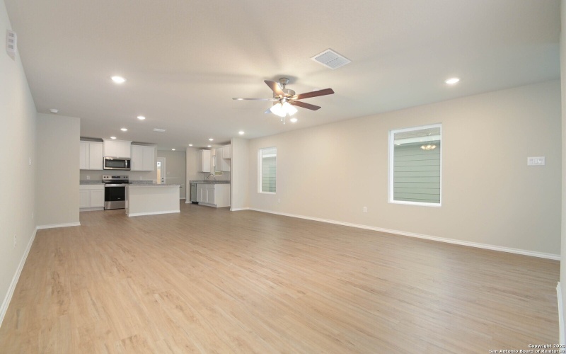 8570 Redhawk Lp, San Antonio, TX 78222, 3 Bedrooms Bedrooms, ,2 BathroomsBathrooms,Residential,For Sale,8570 Redhawk Lp,0,1870729