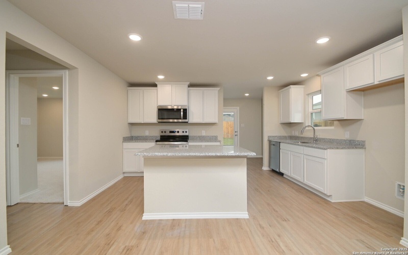 8570 Redhawk Lp, San Antonio, TX 78222, 3 Bedrooms Bedrooms, ,2 BathroomsBathrooms,Residential,For Sale,8570 Redhawk Lp,0,1870729