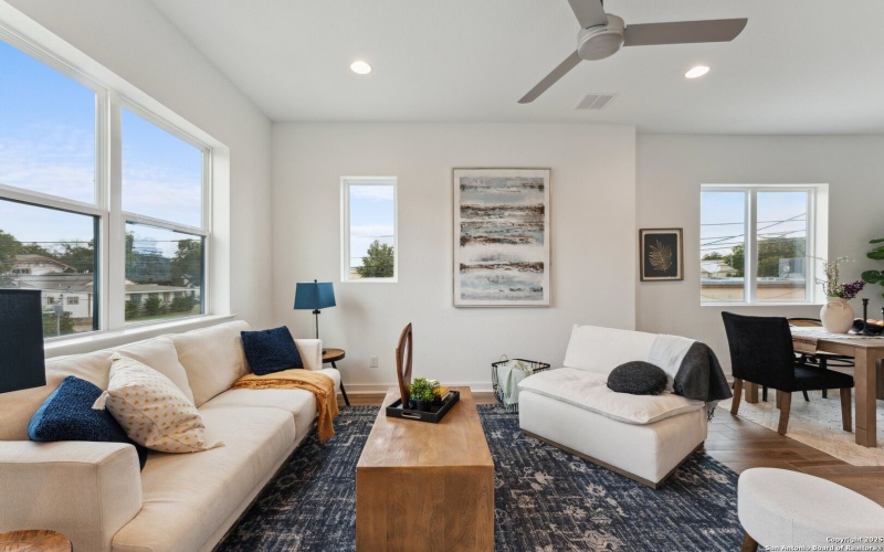 3214 N Elmendorf unit: 102, San Antonio, TX 78201, 3 Bedrooms Bedrooms, ,3 BathroomsBathrooms,Residential,For Sale,3214 N Elmendorf unit: 102,0,1878112