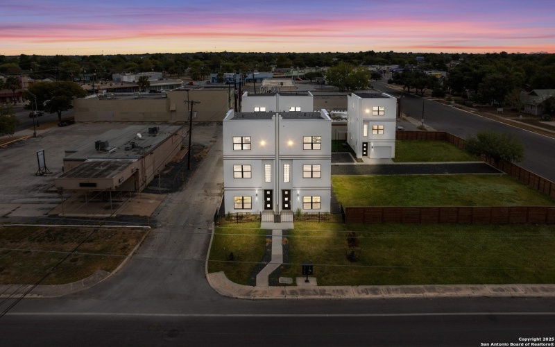 3214 N Elmendorf unit: 102, San Antonio, TX 78201, 3 Bedrooms Bedrooms, ,3 BathroomsBathrooms,Residential,For Sale,3214 N Elmendorf unit: 102,0,1878112