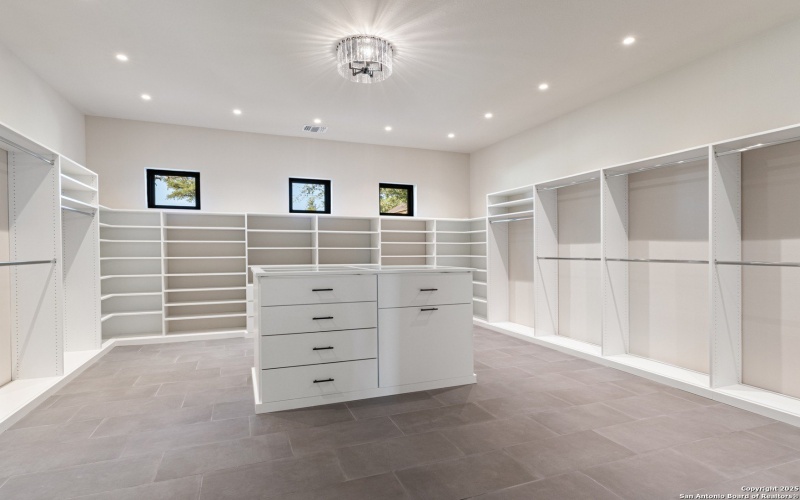 2018 Paradise Pkwy, Canyon Lake, TX 78133, 5 Bedrooms Bedrooms, ,6 BathroomsBathrooms,Residential,For Sale,2018 Paradise Pkwy,0,1887653