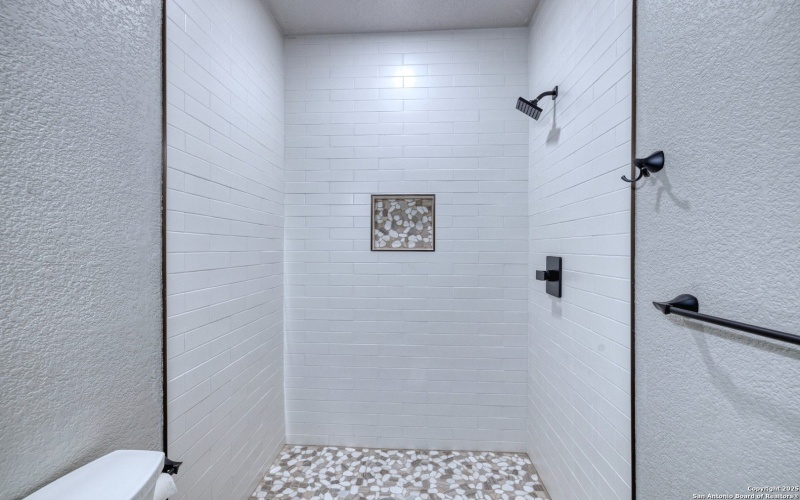 132 Sherman Lane, Leakey, TX 78873, 3 Bedrooms Bedrooms, ,3 BathroomsBathrooms,Residential,For Sale,132 Sherman Lane,0,1887675