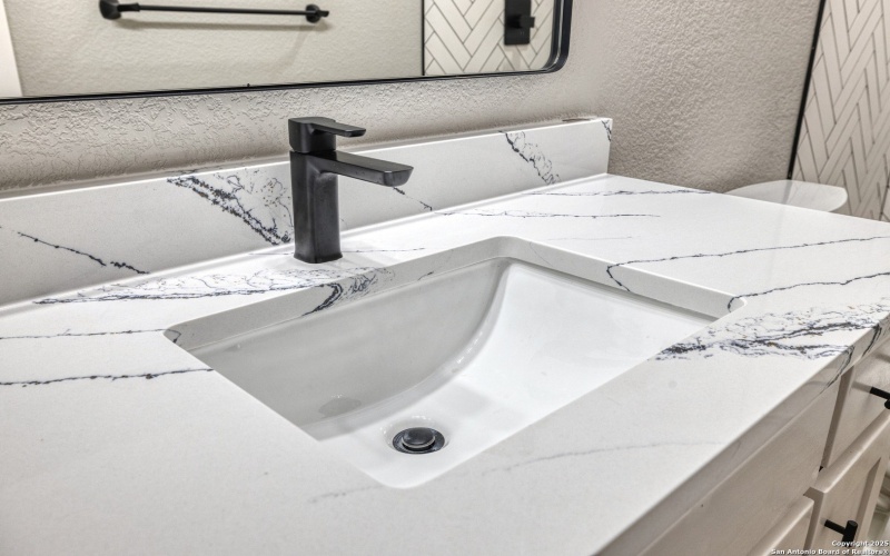 132 Sherman Lane, Leakey, TX 78873, 3 Bedrooms Bedrooms, ,3 BathroomsBathrooms,Residential,For Sale,132 Sherman Lane,0,1887675