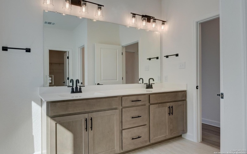 171 Heidi Hill, Castroville, TX 78009, 3 Bedrooms Bedrooms, ,3 BathroomsBathrooms,Residential,For Sale,171 Heidi Hill,0,1906516