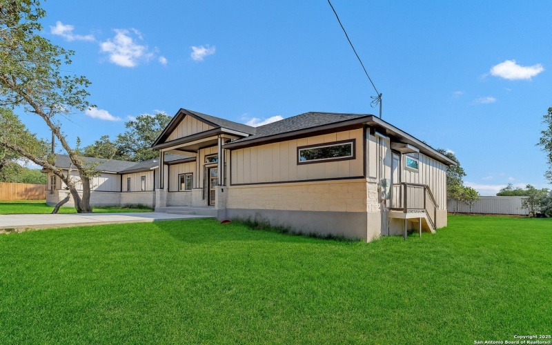 23048 Hilltop Peaks, Elmendorf, TX 78112, 4 Bedrooms Bedrooms, ,3 BathroomsBathrooms,Residential,For Sale,23048 Hilltop Peaks,0,1907683