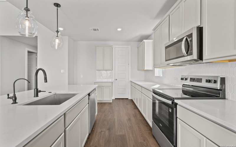 123 Heidi Hill, Castroville, TX 78009, 4 Bedrooms Bedrooms, ,3 BathroomsBathrooms,Residential,For Sale,123 Heidi Hill,0,1909620