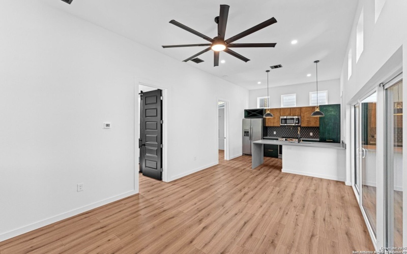 108 Vine St #101, San Antonio, TX 78210, 2 Bedrooms Bedrooms, ,2 BathroomsBathrooms,Residential,For Sale,108 Vine St #101,0,1912198