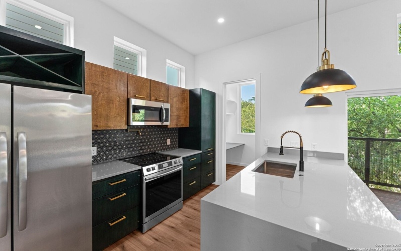 108 Vine St #101, San Antonio, TX 78210, 2 Bedrooms Bedrooms, ,2 BathroomsBathrooms,Residential,For Sale,108 Vine St #101,0,1912198