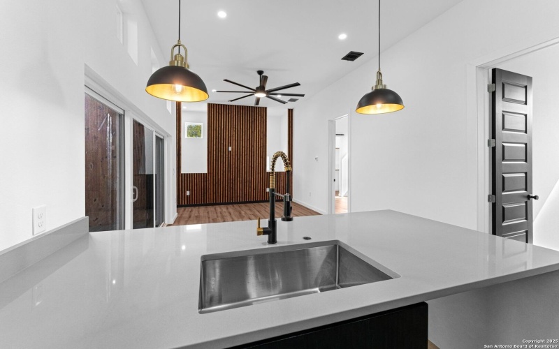 108 Vine St #101, San Antonio, TX 78210, 2 Bedrooms Bedrooms, ,2 BathroomsBathrooms,Residential,For Sale,108 Vine St #101,0,1912198