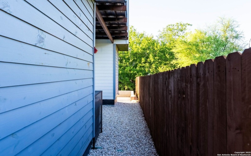 108 Vine St #103, San Antonio, TX 78210, 2 Bedrooms Bedrooms, ,2 BathroomsBathrooms,Residential,For Sale,108 Vine St #103,0,1912205