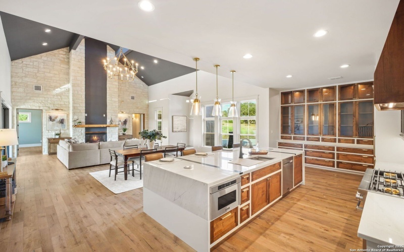 343 Janice, Castroville, TX 78009, 4 Bedrooms Bedrooms, ,5 BathroomsBathrooms,Residential,For Sale,343 Janice,0,1912285