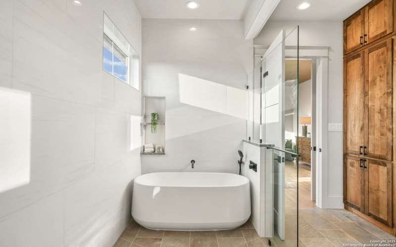 343 Janice, Castroville, TX 78009, 4 Bedrooms Bedrooms, ,5 BathroomsBathrooms,Residential,For Sale,343 Janice,0,1912285