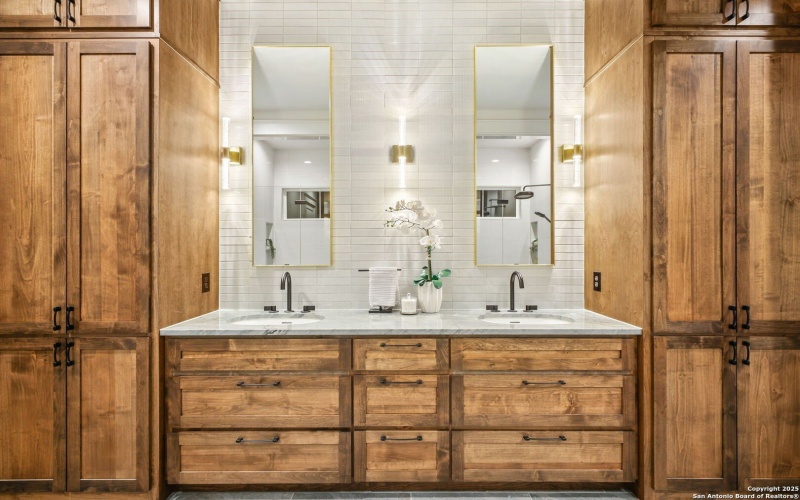 343 Janice, Castroville, TX 78009, 4 Bedrooms Bedrooms, ,5 BathroomsBathrooms,Residential,For Sale,343 Janice,0,1912285