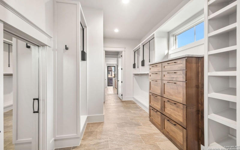 343 Janice, Castroville, TX 78009, 4 Bedrooms Bedrooms, ,5 BathroomsBathrooms,Residential,For Sale,343 Janice,0,1912285