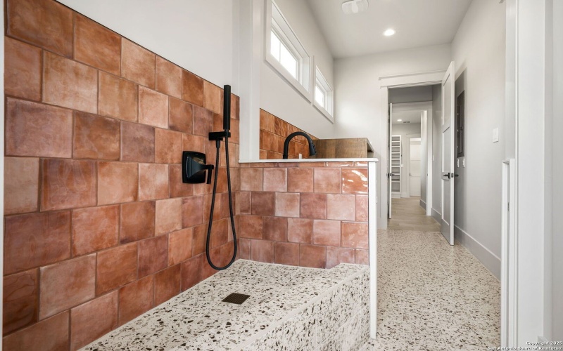 343 Janice, Castroville, TX 78009, 4 Bedrooms Bedrooms, ,5 BathroomsBathrooms,Residential,For Sale,343 Janice,0,1912285